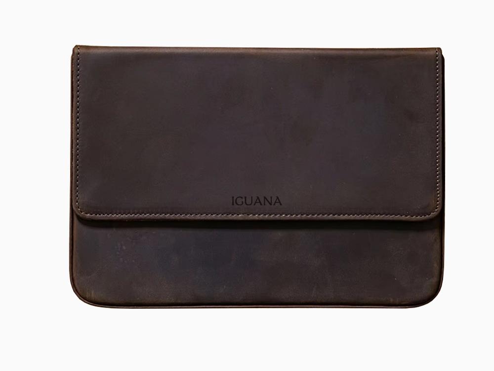 Estuche Iguana Marrón, 12 Piezas de Escritura