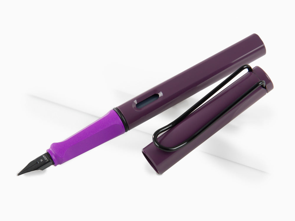 Pluma Estilográfica Lamy Safari Violet Blackberry, Resina Negra, 1238385