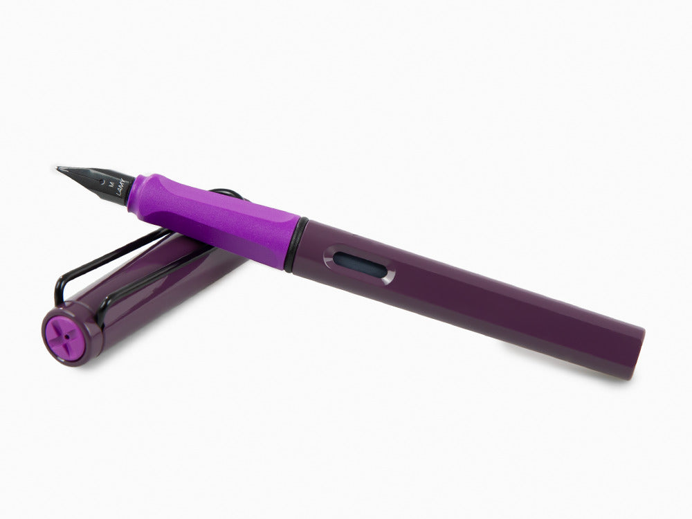 Pluma Estilográfica Lamy Safari Violet Blackberry, Resina Negra, 1238385