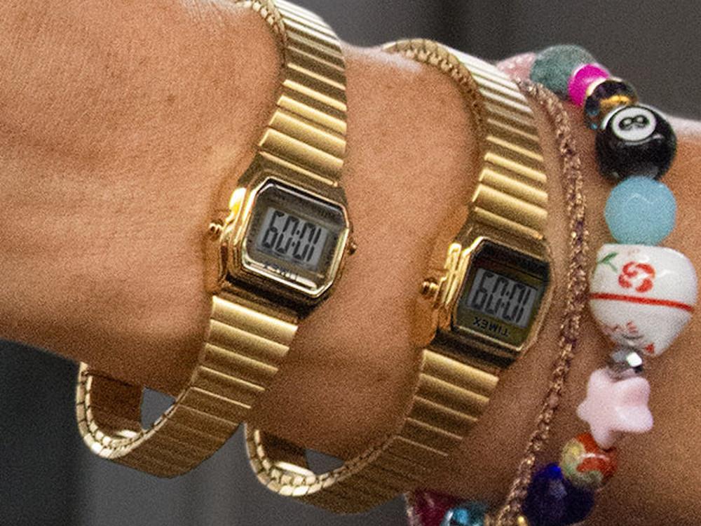 Reloj de Cuarzo Timex T80, Dorado, TW2Y46600