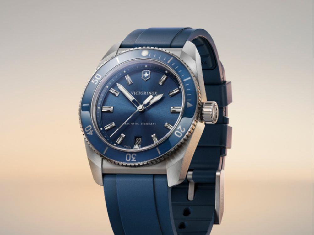 Reloj de Cuarzo Victorinox Maverick, Acero Inoxidable 316L, Azul, 39 mm, V242094