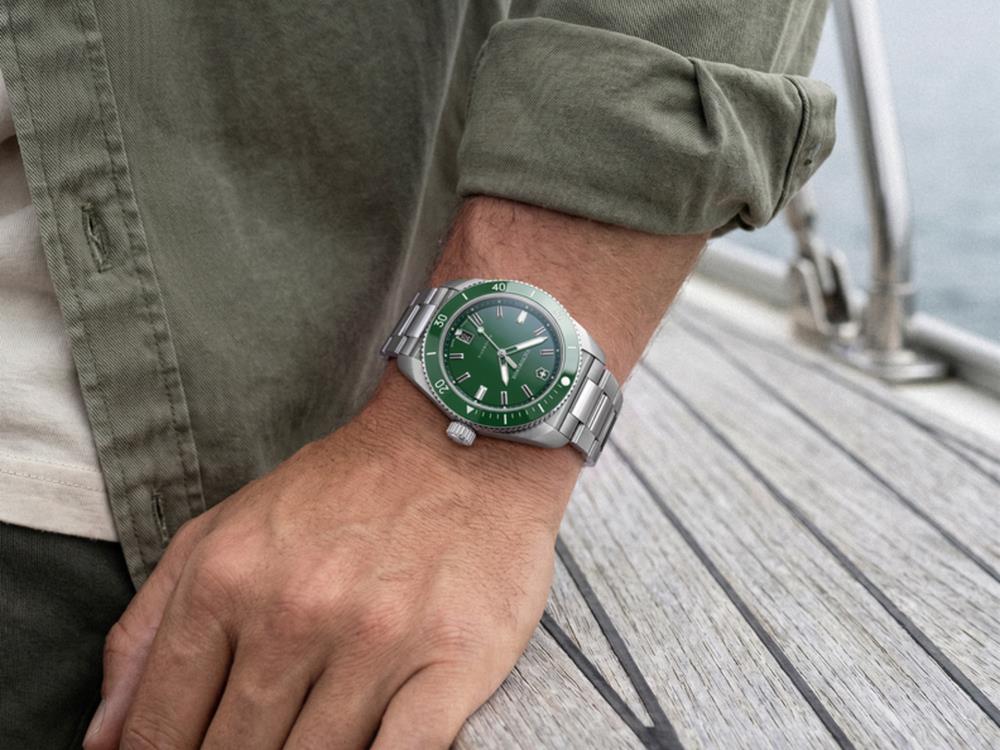 Reloj Automático Victorinox Maverick, Acero Inoxidable 316L, Verde, V242107