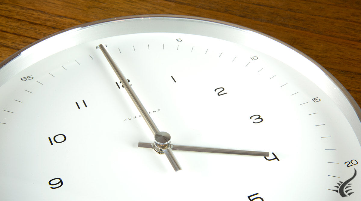 reloj-de-pared-junghnas-mondaine