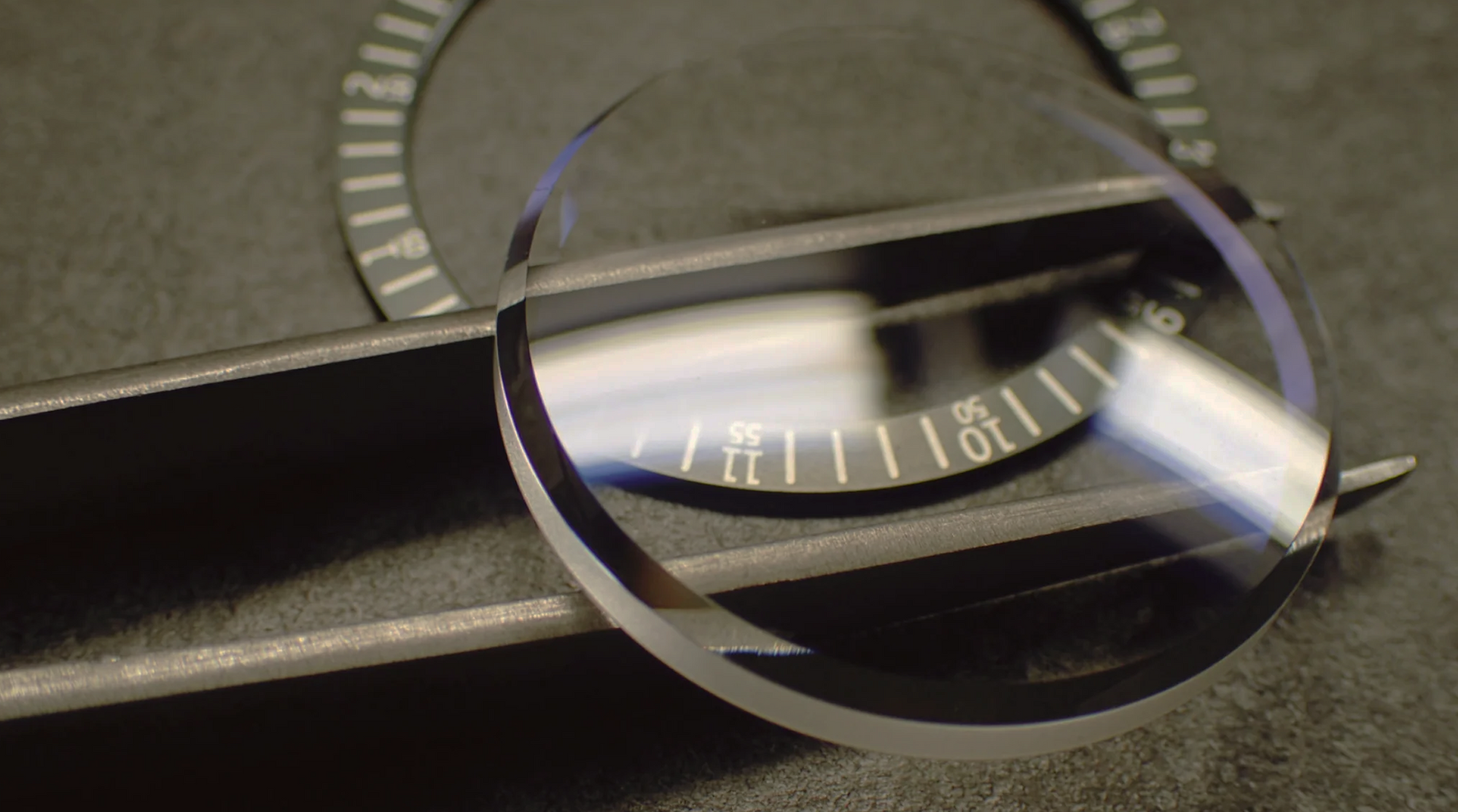 No todo lo que brilla es zafiro. Cristales en relojería: lo que nadie ...