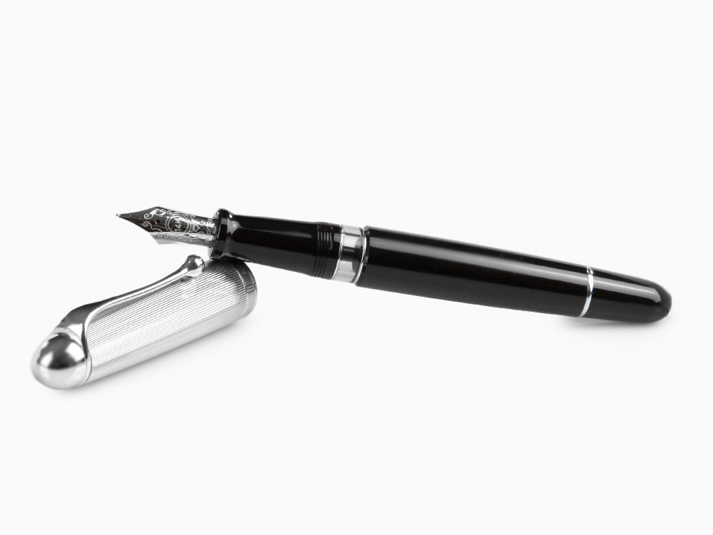 Pluma Estilográfica Aurora 88 Big, Resina Negra, Adornos cromados, 806