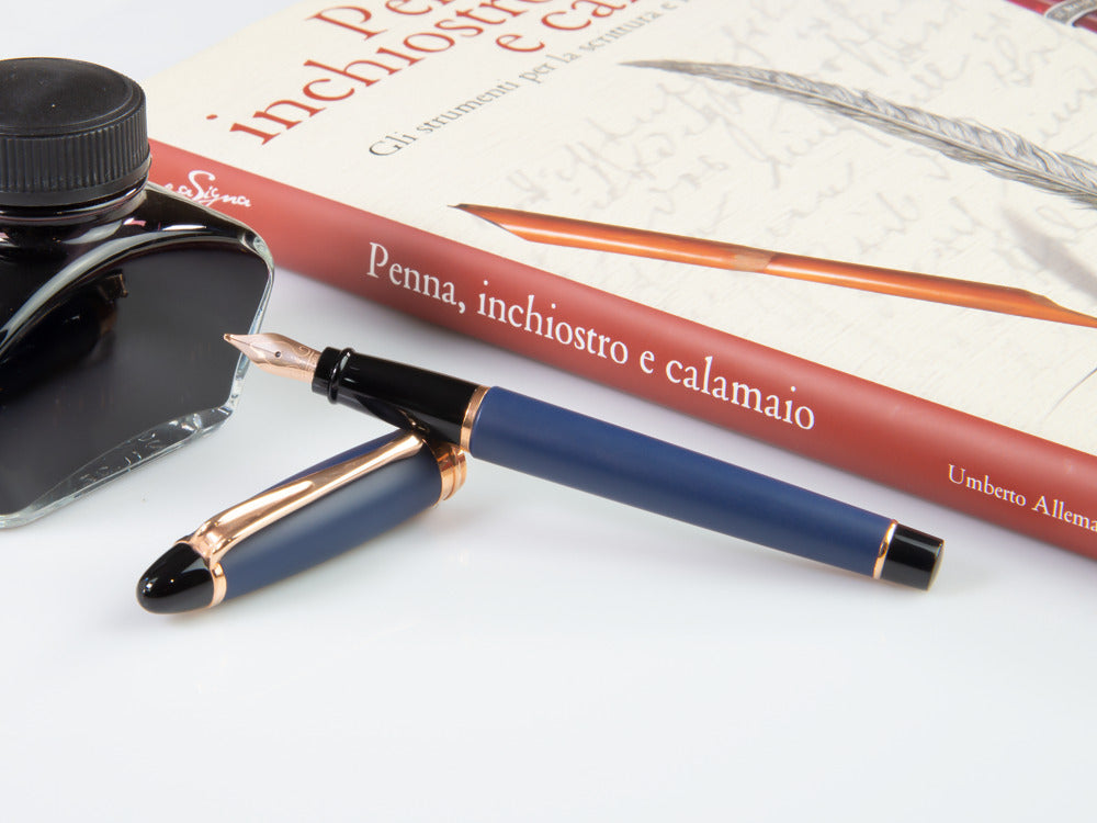 Pluma Estilográfica Aurora Ipsilon Matt, Resina, Azul, Adornos Oro Rosa