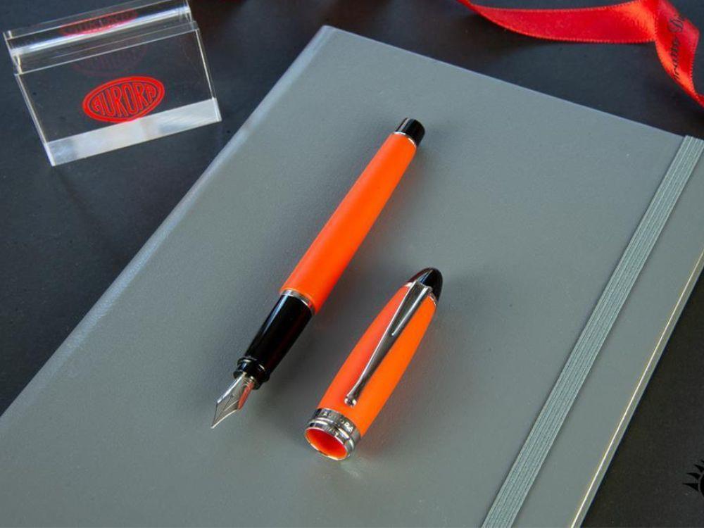 Estilográfica Aurora Ipsilon Satin - Resina Naranja y Cromo - B10O