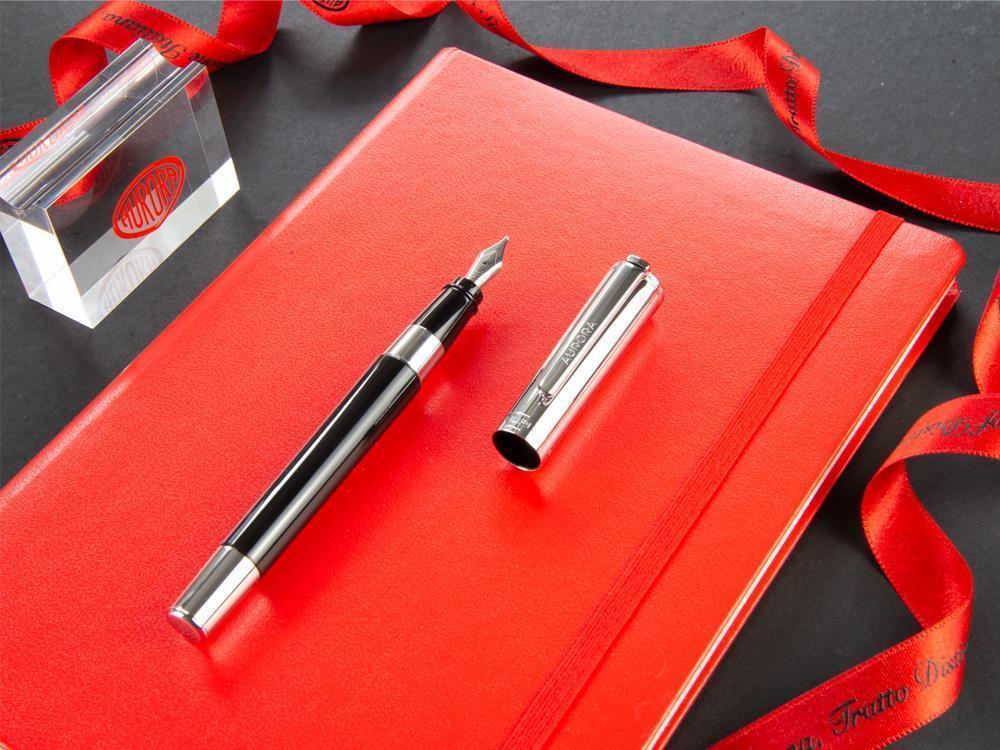 Pluma Estilográfica Aurora TU, Resina, Adornos Cromados, Negro, T11CN