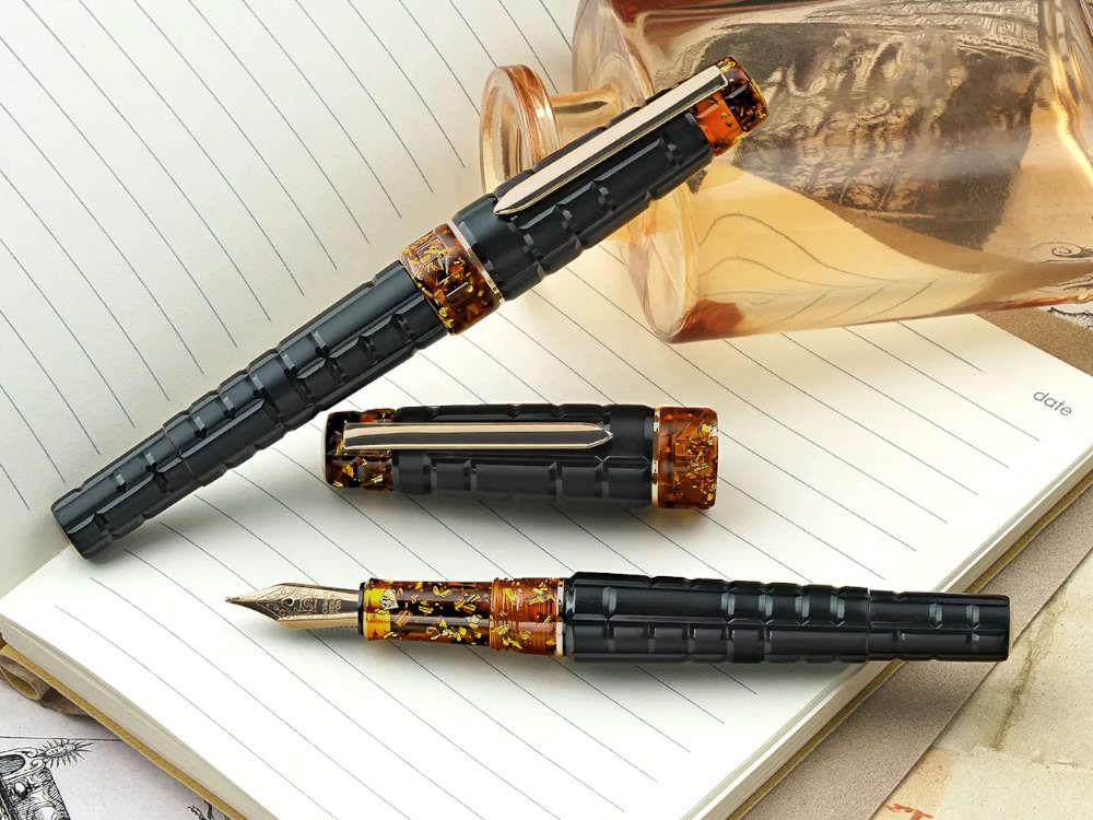 Pluma Estilográfica Benu Tessera Black Amber, PVD Oro, 25.2.33.6.0
