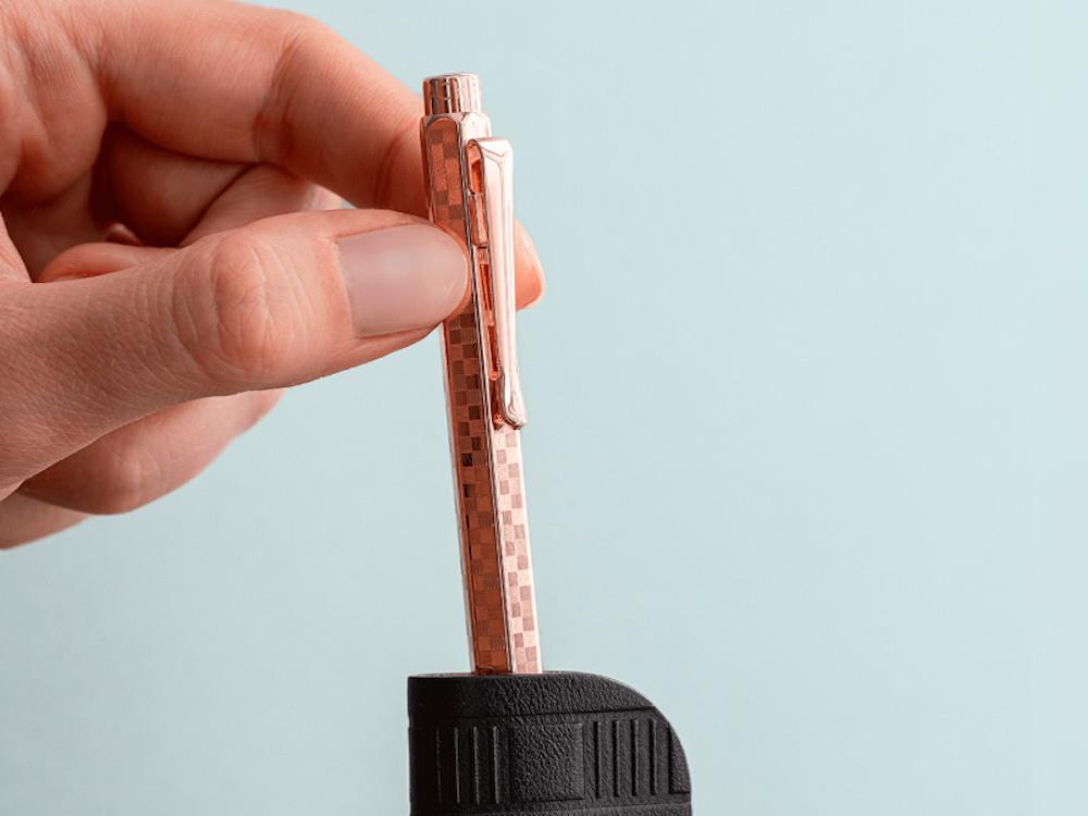 Bolígrafo Caran d'Ache Ecridor Damier & Estuche Piel Negro, Oro Rosa, 8902.567