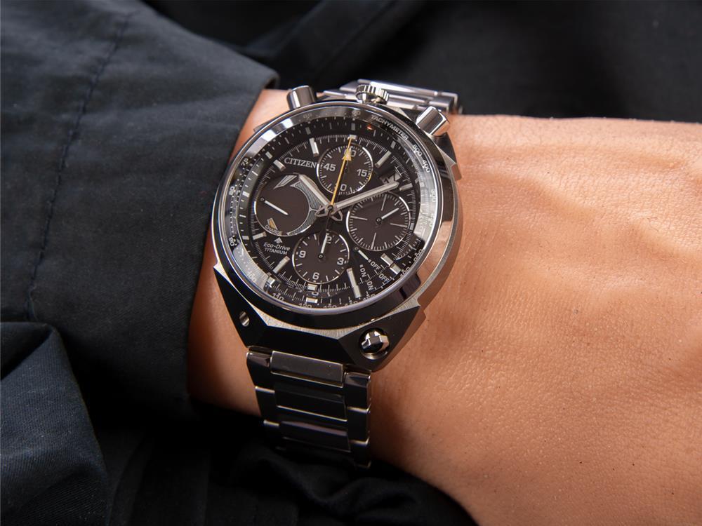 Reloj de Cuarzo Citizen Bullhead Titanium Edición Especial, Negro, AV0080-88E