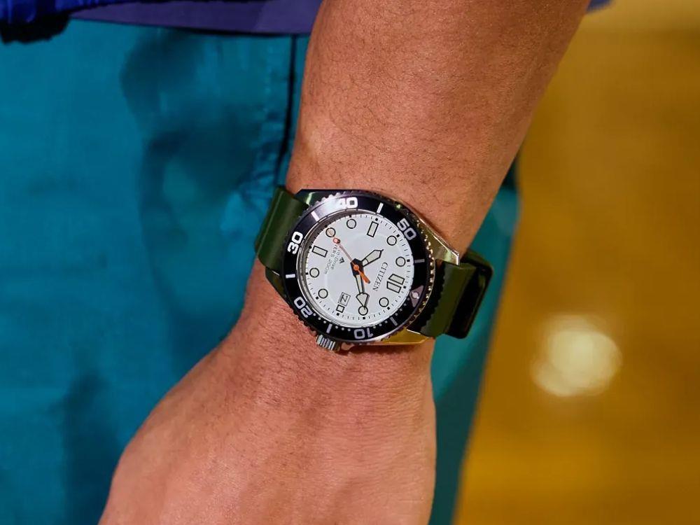 Reloj de Cuarzo Citizen Promaster, 40.5 mm, Blanco, 20 atm, BN0265-00A