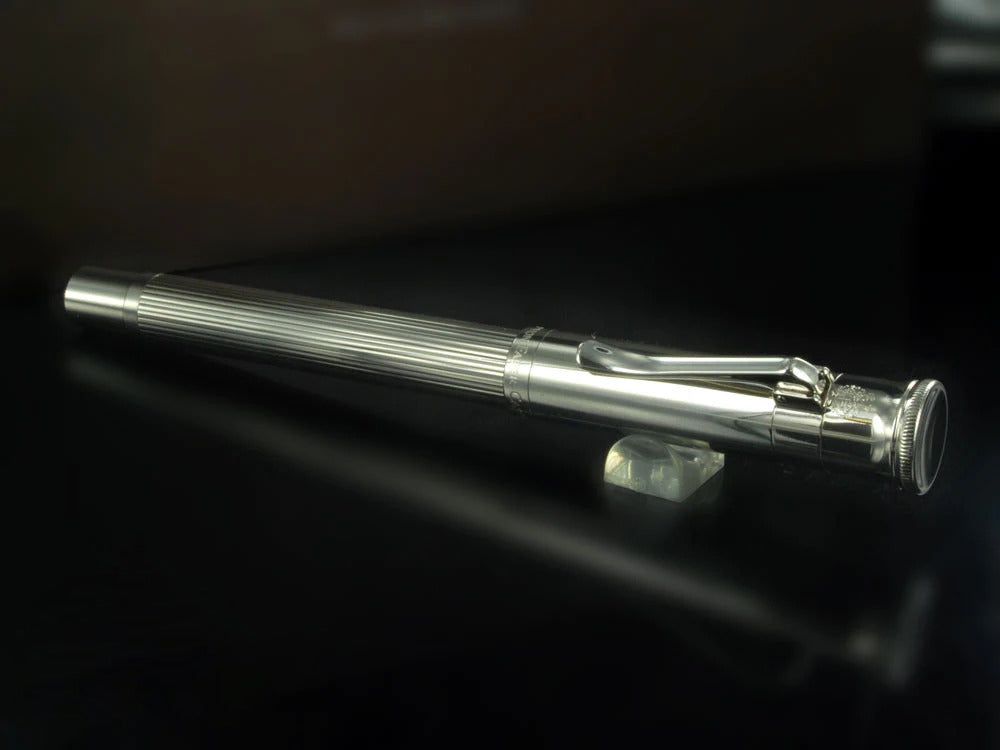 Roller Graf von Faber-Castell Classic, Adornos en platino, 145512