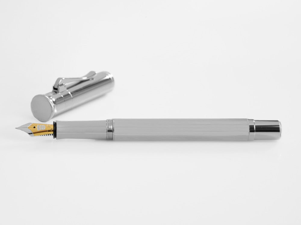Estilográfica Graf von Faber-Castell Classic, Adornos platino