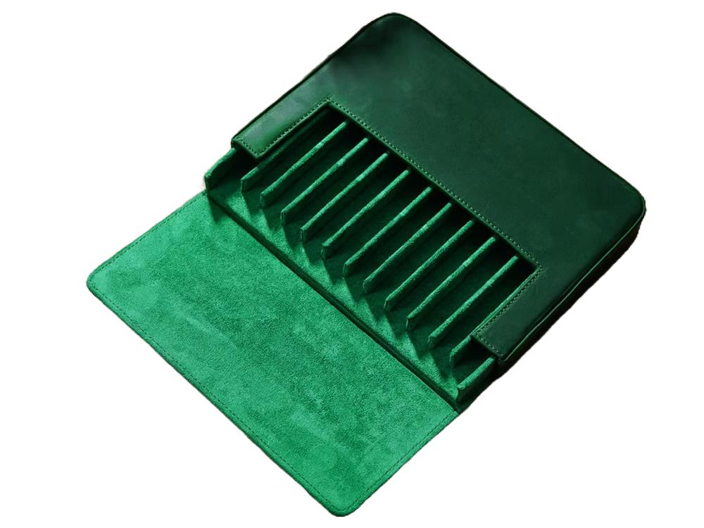 Estuche Iguana Verde, 12 Piezas de Escritura