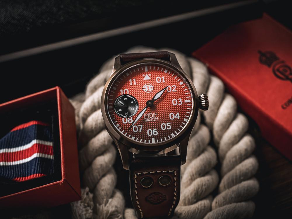 Reloj Automático Indie Watch Swell, PVD Bronce, Rojo, 42 mm, 257YB