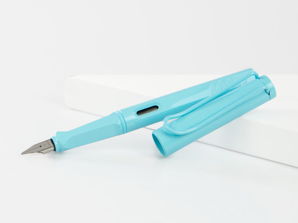 Pluma Estilográfica Lamy Safari Aquasky, Edición especial, Azul, 1237199