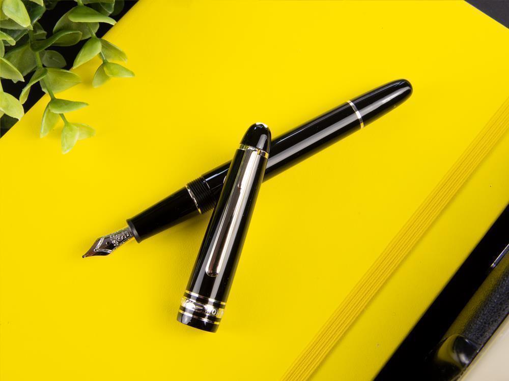 Pluma Montblanc Meisterstück Classique, Adornos en platino, 132468
