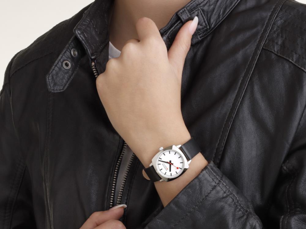 Reloj de Cuarzo Mondaine Cushion, Blanco, 31 mm, Correa de piel, MSL.31110.LBV