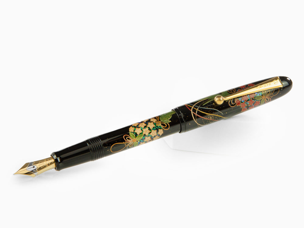 Pluma Estilográfica Namiki Yukari Kusu Dama, Maki-e, Adornos en oro