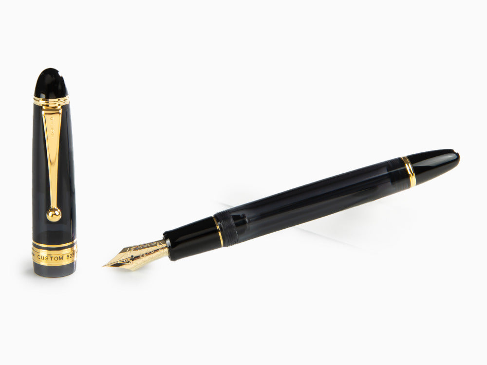 Pluma Estilográfica Pilot Custom 823, Resina, Oro, Negro, NC823N