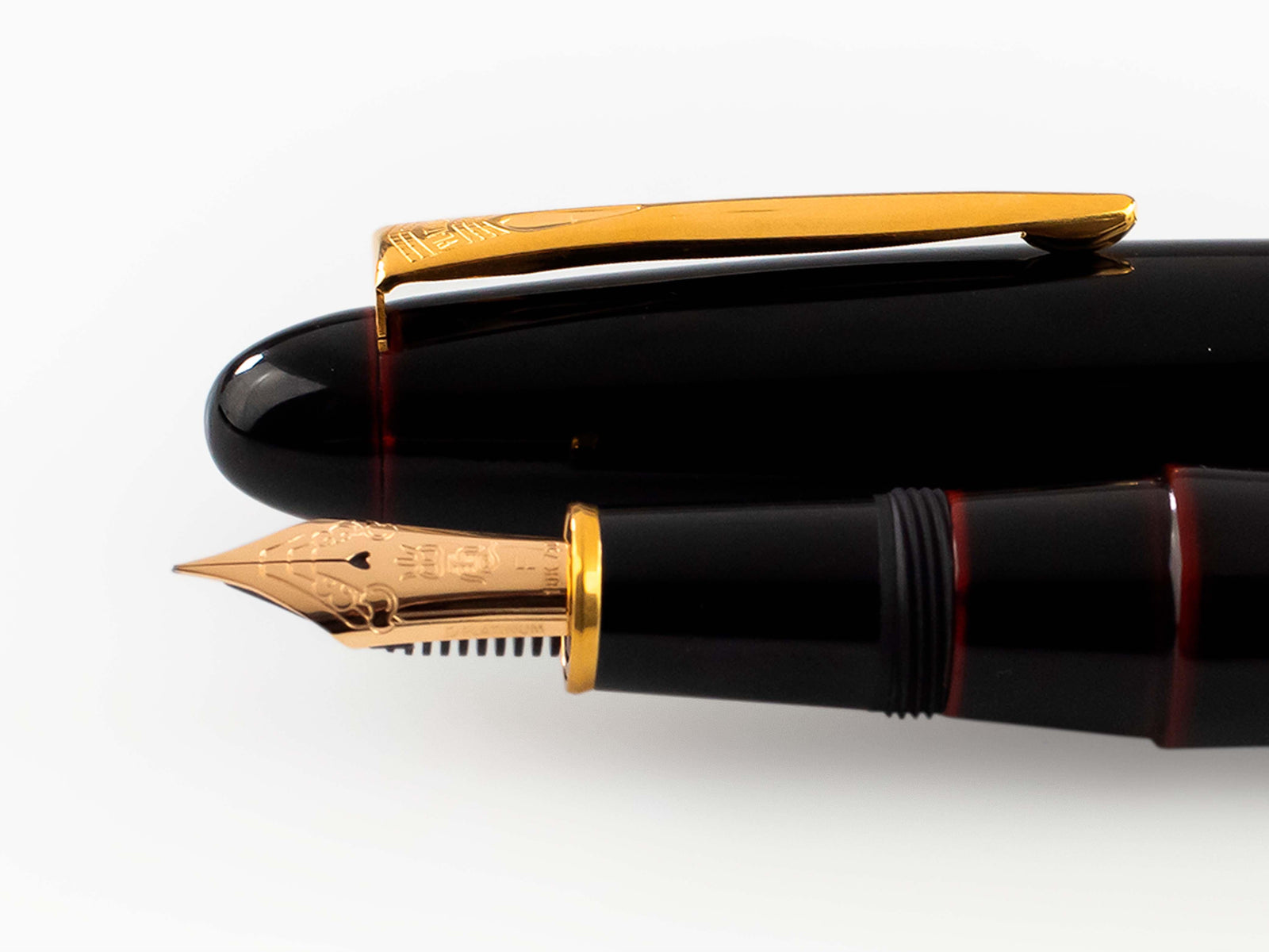 Estilográfica Platinum Izumo, Rojo, Ebonita, Tamenuri PIZ-55000-28