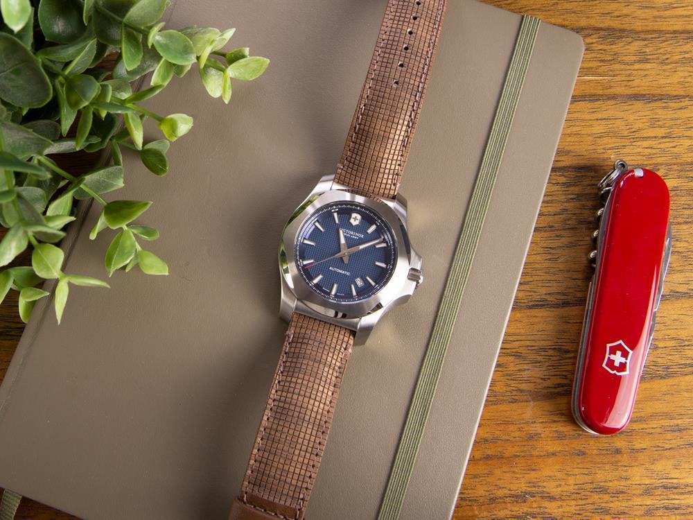 Reloj Automático Victorinox I.N.O.X., Acero, Azul, 43 mm, 20 atm, V241834