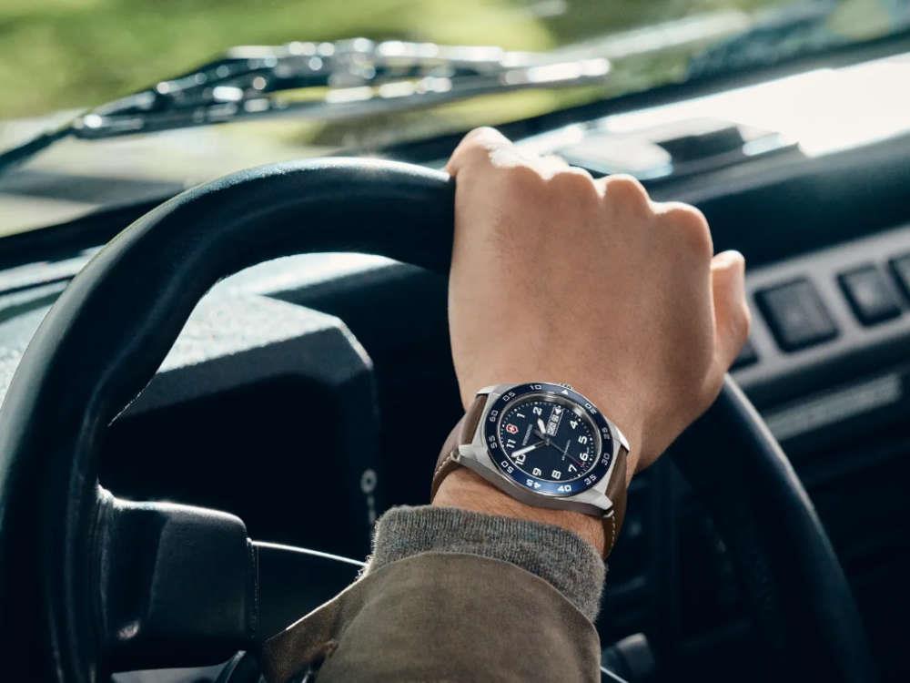 Reloj de Cuarzo Victorinox Swiss Army, Acero Inoxidable, Azul, 42 mm, V242040