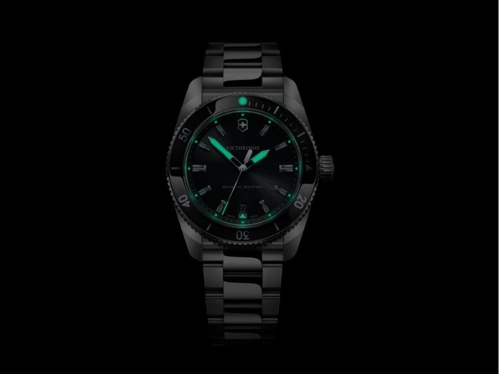Reloj de Cuarzo Victorinox Maverick, Acero Inoxidable 316L, 39 mm, V242097