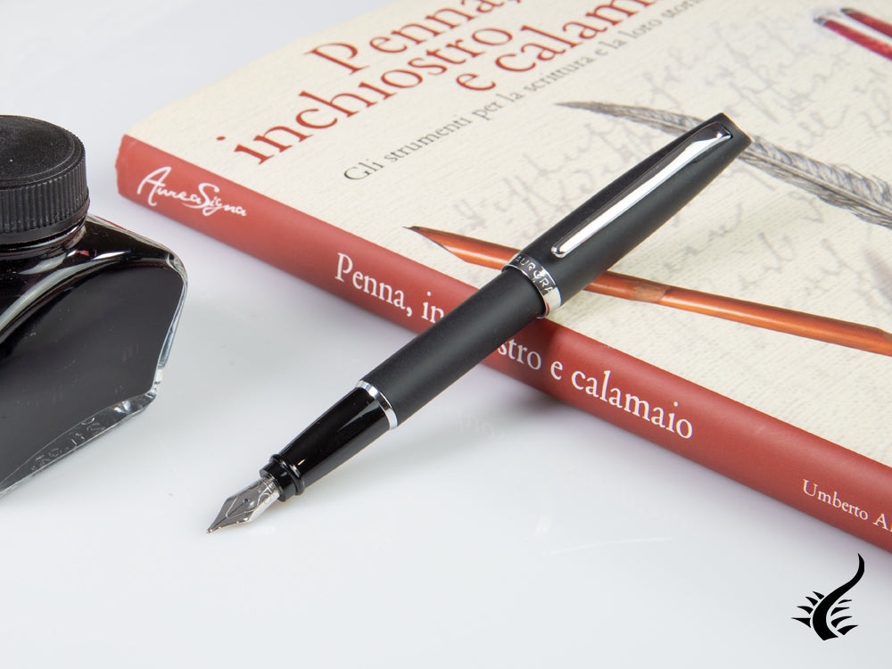 Pluma Estilográfica Aurora Style, Resina Negra, Adornos cromados, E20N